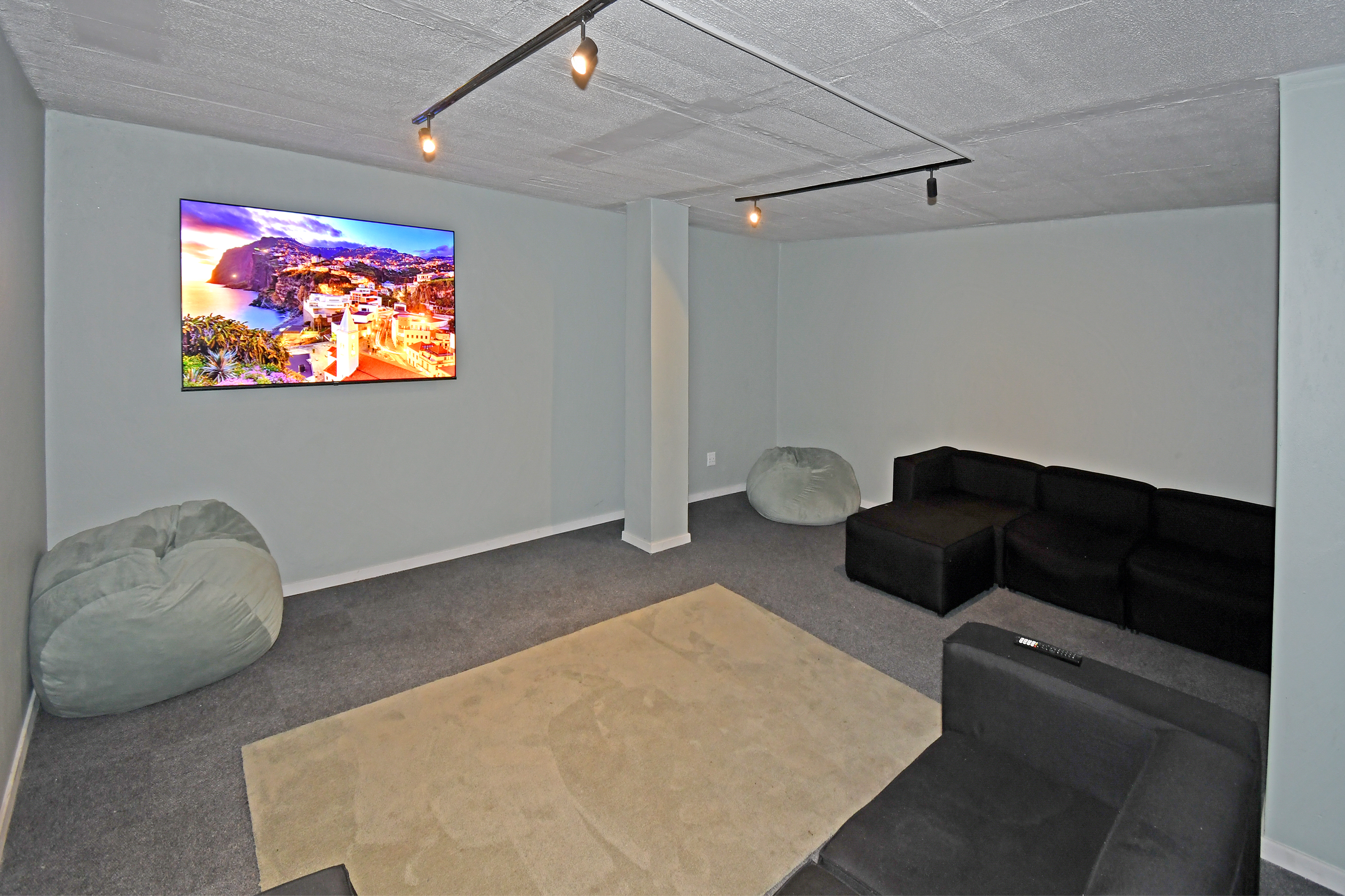 Circa Lynnwood cinema room photography